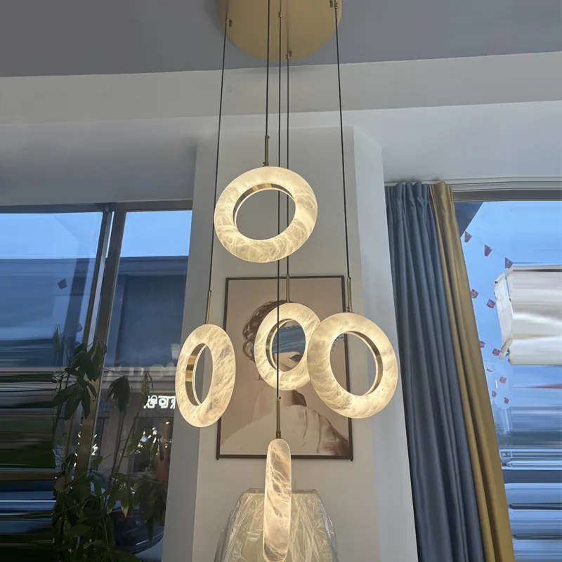 Éclat Linear Alabaster Grand Chandelier